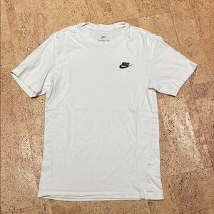 Nike Men's Classic White Tee